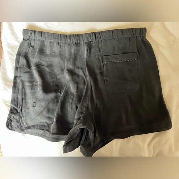 KIT AND ACE SHORTS - Picture 3 of 5